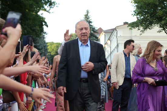 Crystal Spring festival kicks off