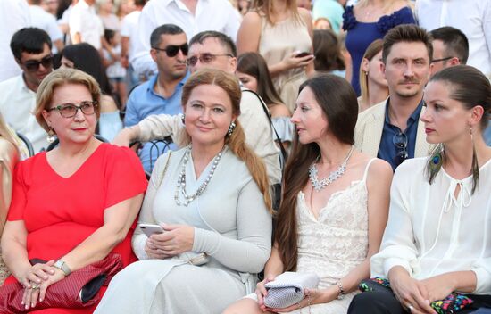 Crystal Spring festival kicks off