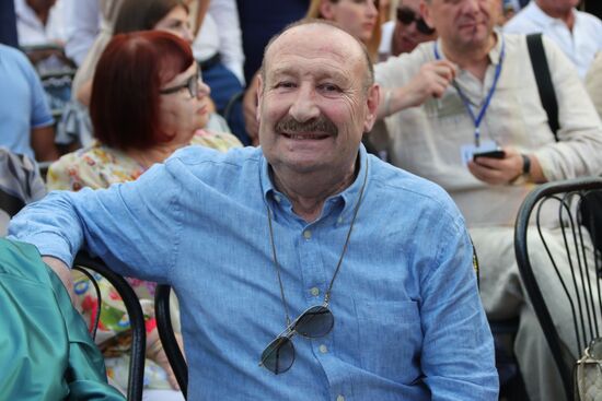 Crystal Spring festival kicks off