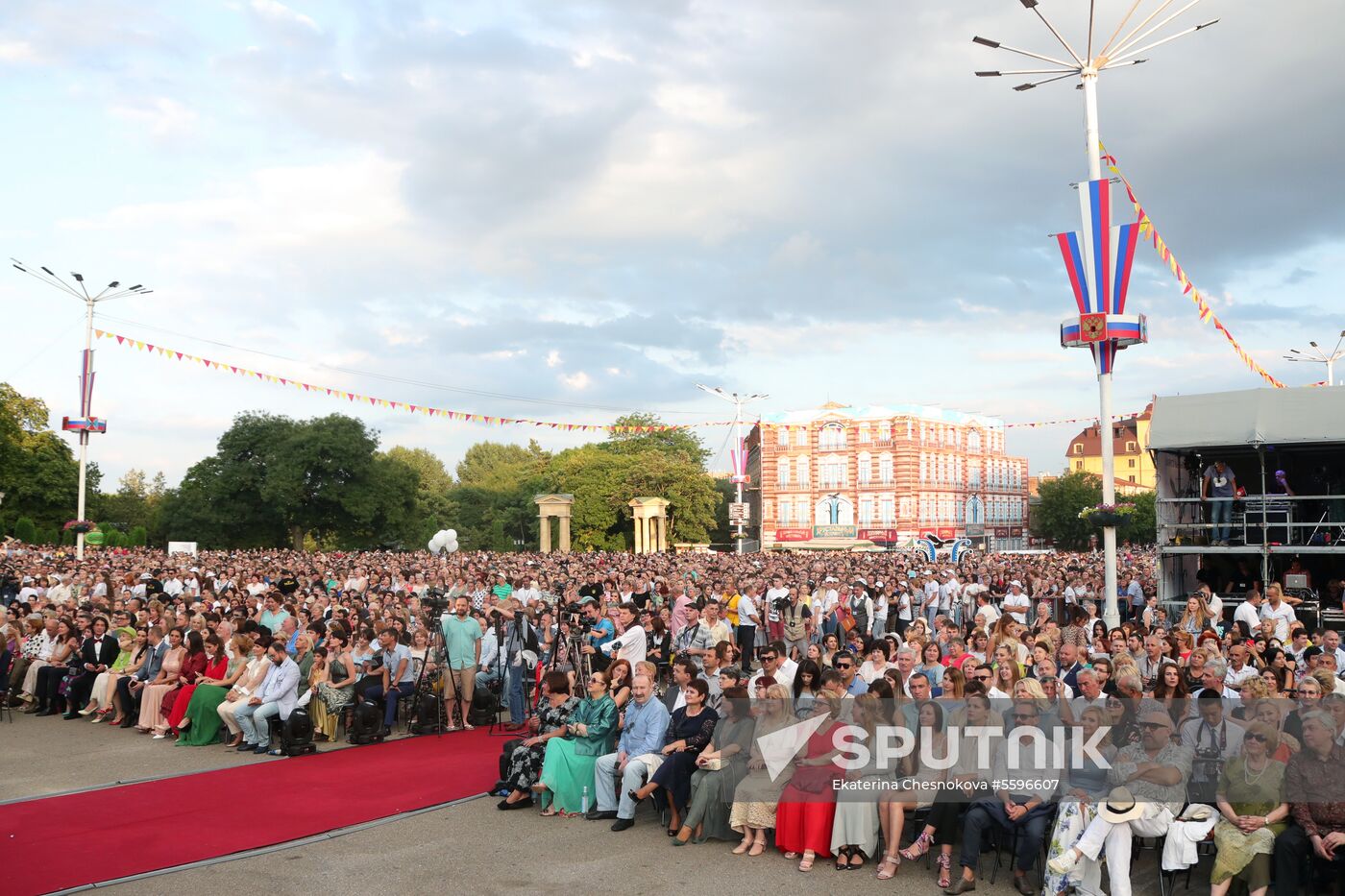 Crystal Spring festival kicks off
