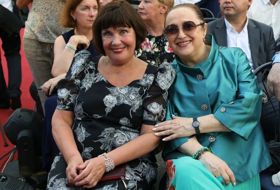 Crystal Spring festival kicks off