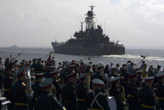 First combined rehearsal of Russian Navy parade
