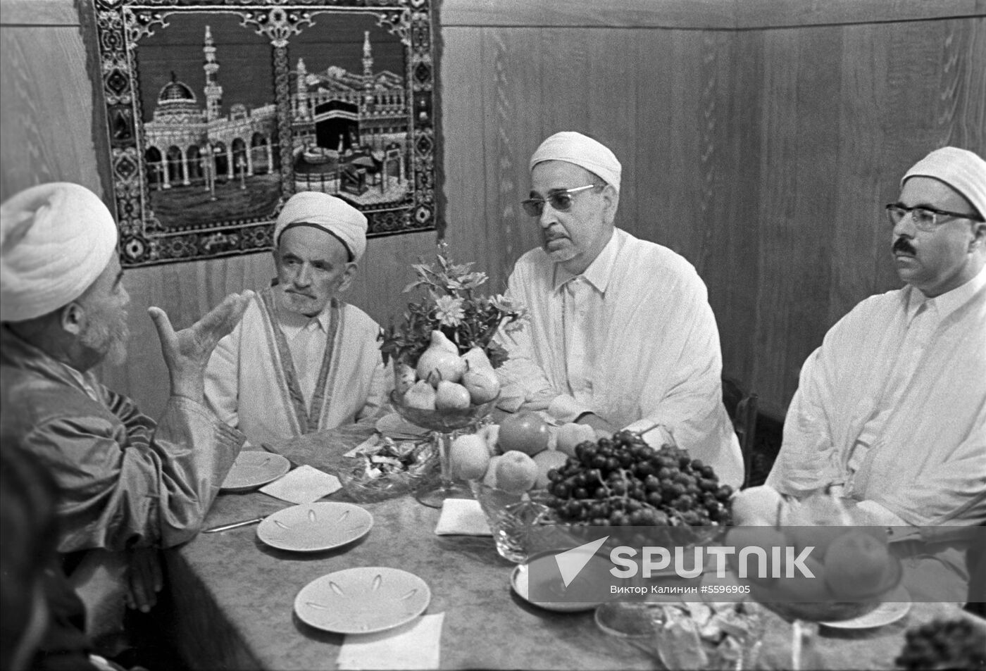 Delegation of Tunisian Muslims visits USSR