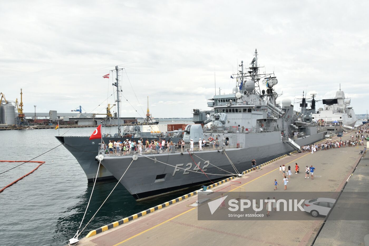 Ships of four NATO states enter port of Odessa