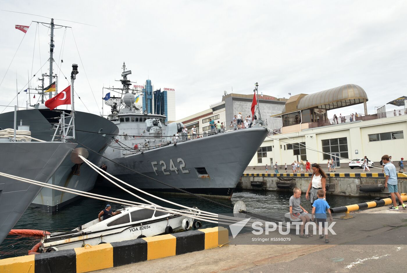 Ships of four NATO states enter port of Odessa