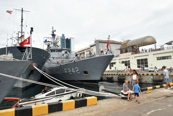 Ships of four NATO states enter port of Odessa