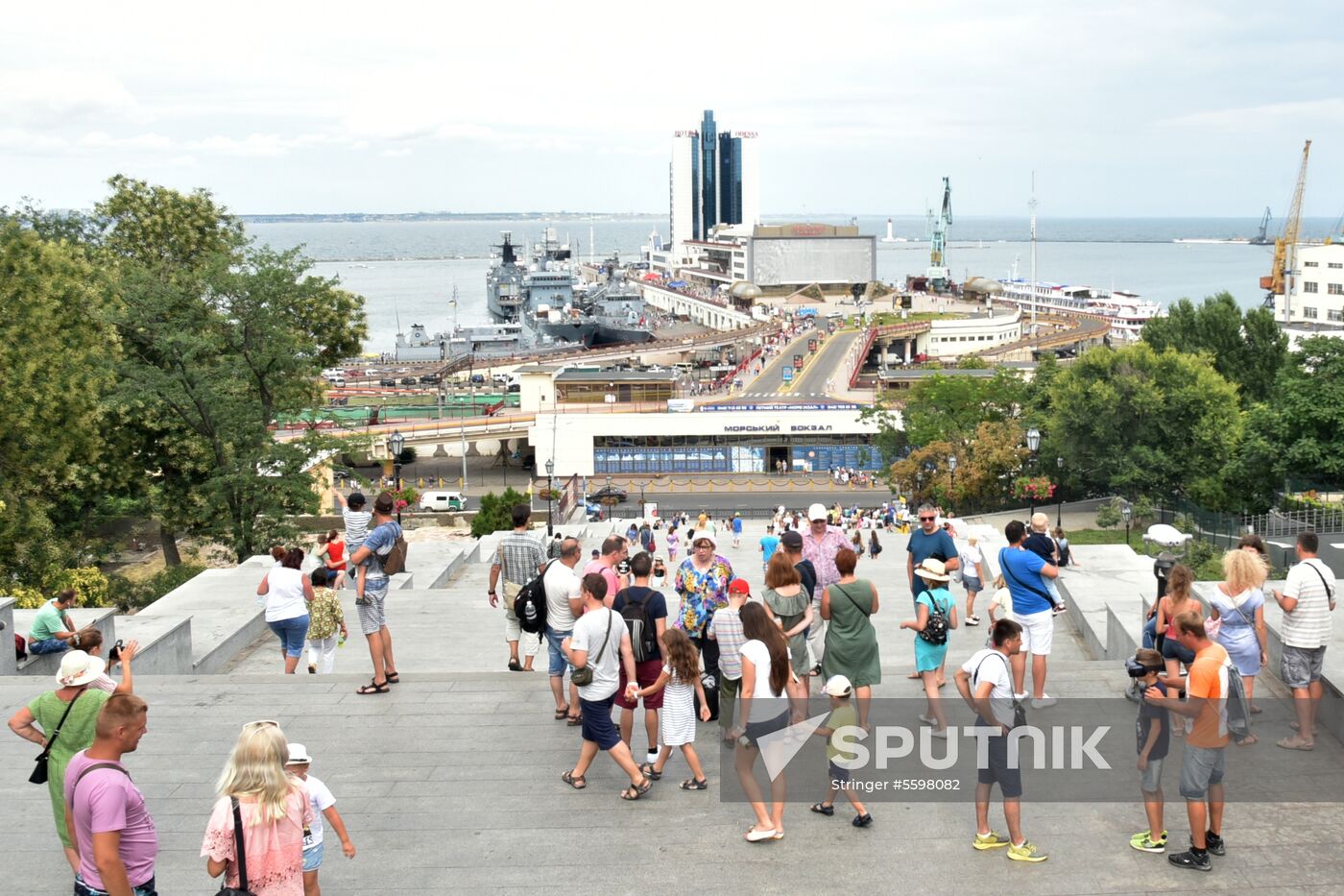 Ships of four NATO states enter port of Odessa