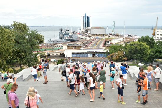 Ships of four NATO states enter port of Odessa
