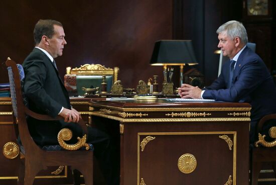 Prime Minister Medvedev meets with Acting Governor of Voronezh Region Gusev