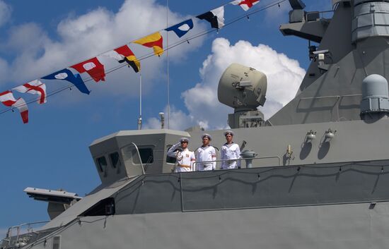 Russian regions stage rehearsals of Navy Day parade