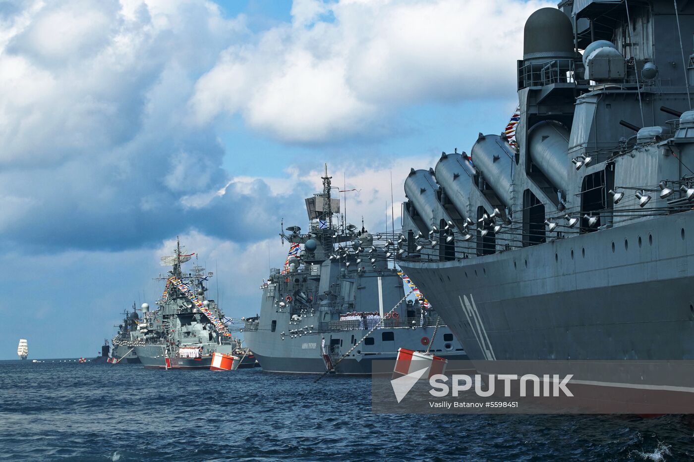 Russian regions stage rehearsals of Navy Day parade