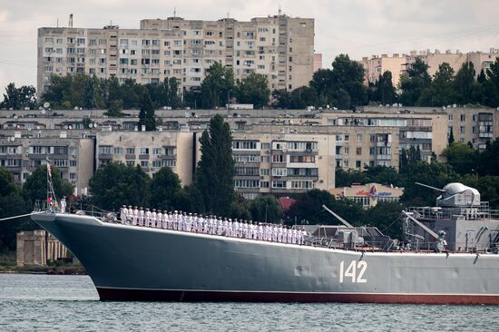 Russian regions stage rehearsals of Navy Day parade