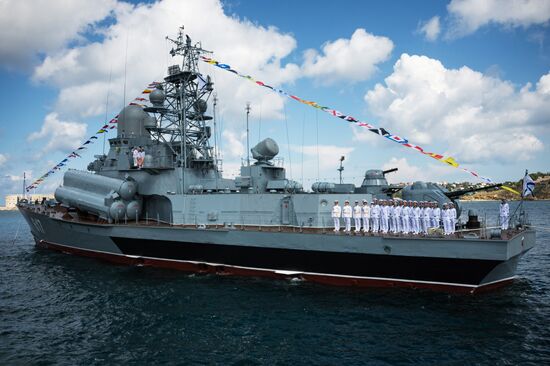 Russian regions stage rehearsals of Navy Day parade