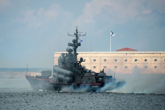 Russian regions stage rehearsals of Navy Day parade
