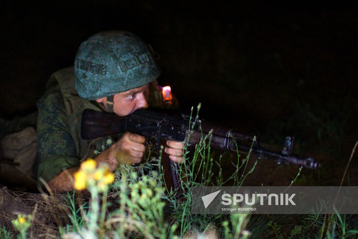 Lugansk People's Republic militia hold drill