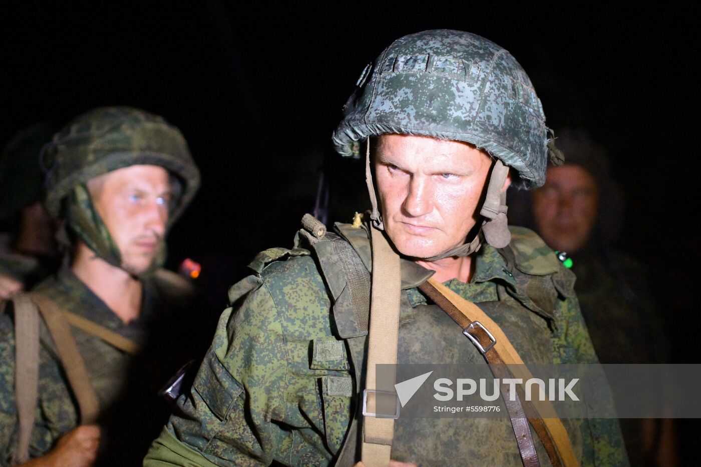 Lugansk People's Republic militia hold drill