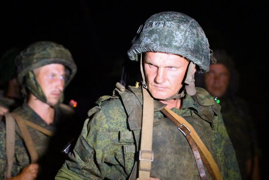 Lugansk People's Republic militia hold drill