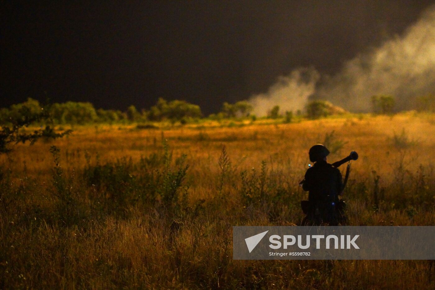 Lugansk People's Republic militia hold drill