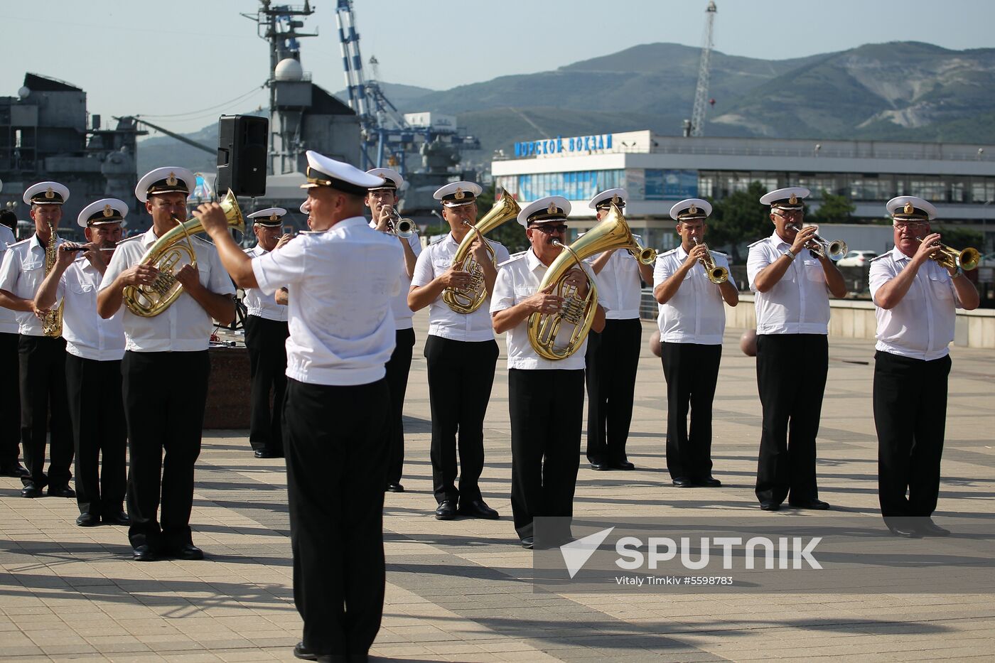 Russian regions stage rehearsals of Navy Day parade