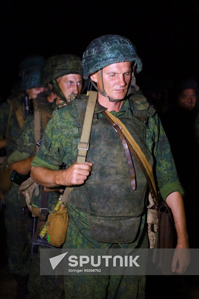 Lugansk People's Republic militia hold drill