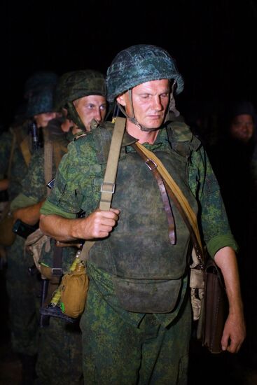 Lugansk People's Republic militia hold drill