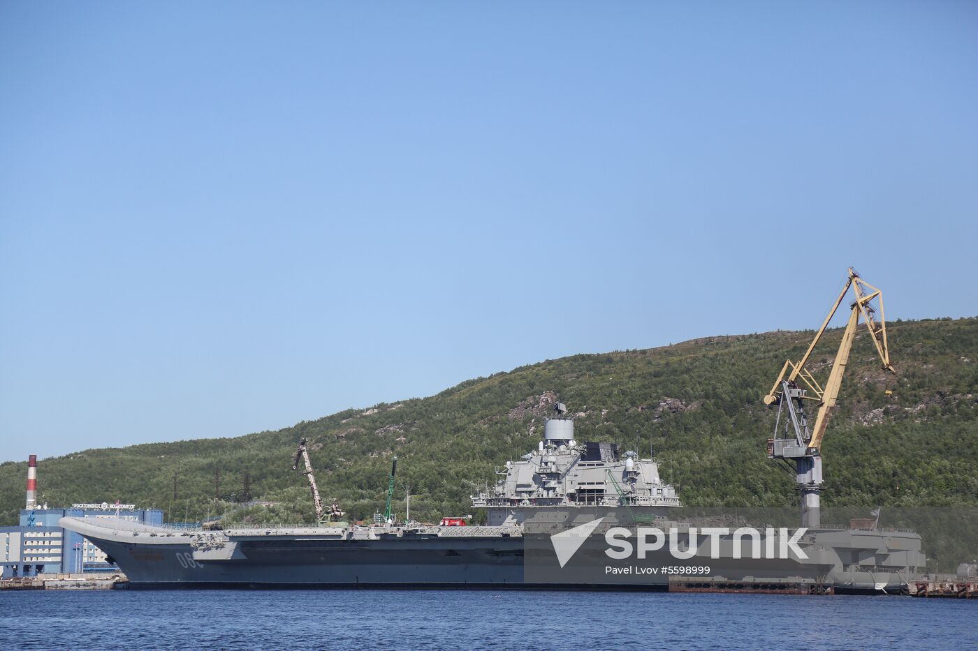 Air-capable cruiser Soviet Fleet Admiral Kuznetsov
