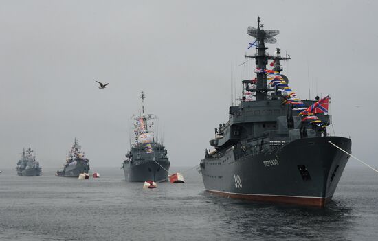 Full rehearsal for Russian Navy Day parade in Vladivostok