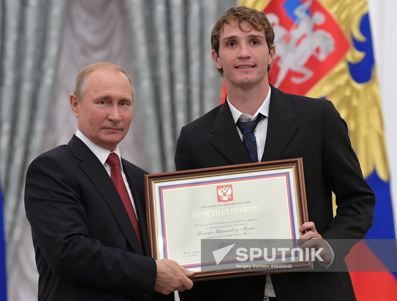 President Putin presents state decorations to Russian national footabll team