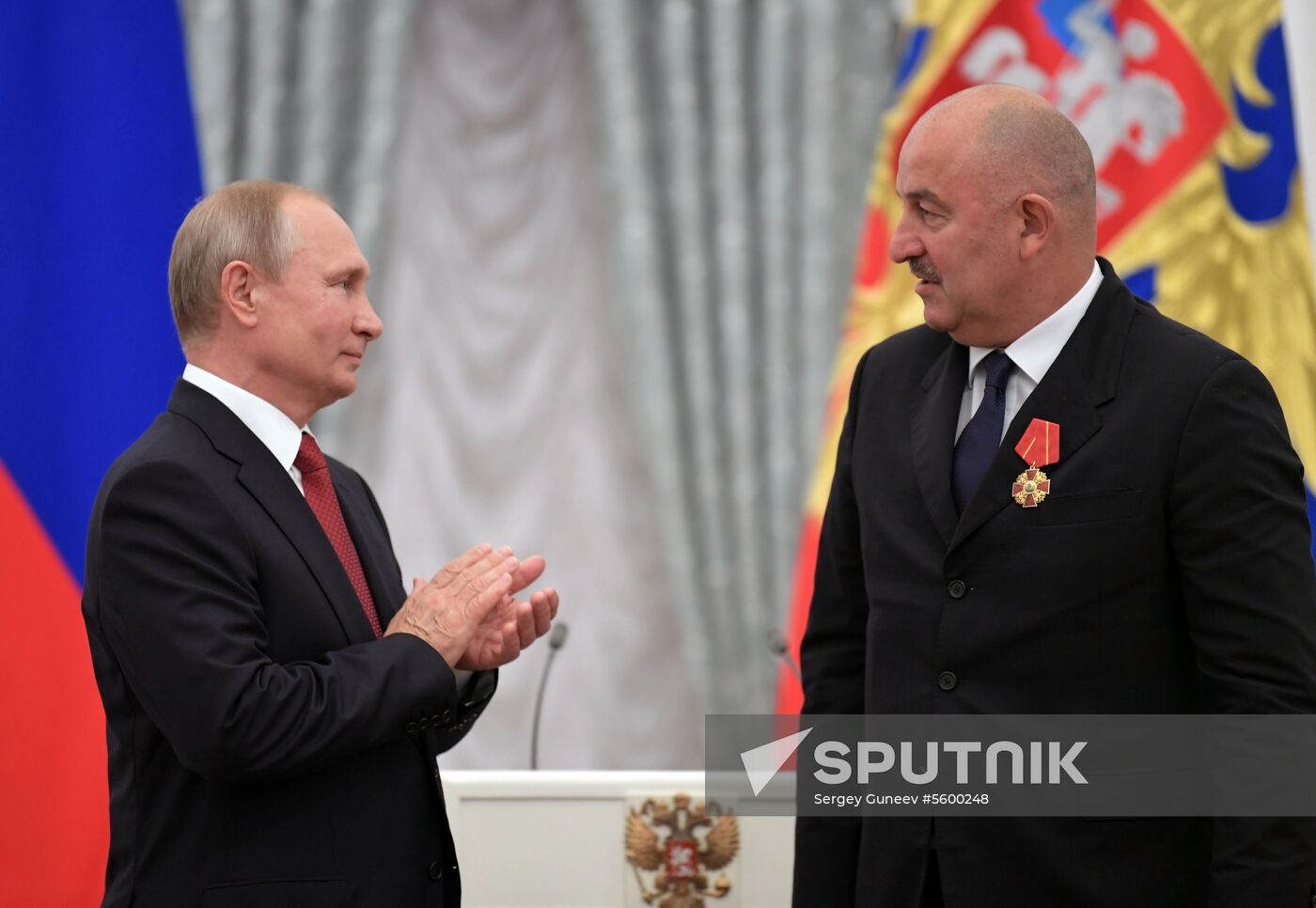 President Putin presents state decorations to Russian national footabll team