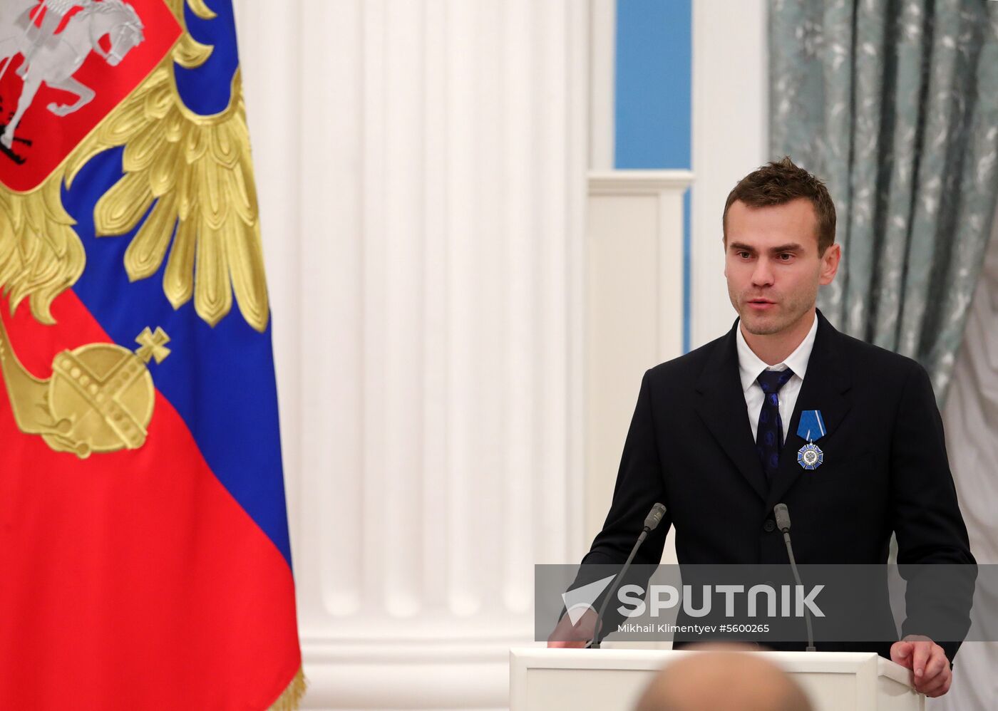 President Putin presents state decorations to Russian national footabll team