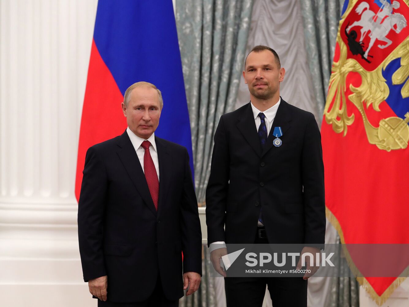 President Putin presents state decorations to Russian national footabll team
