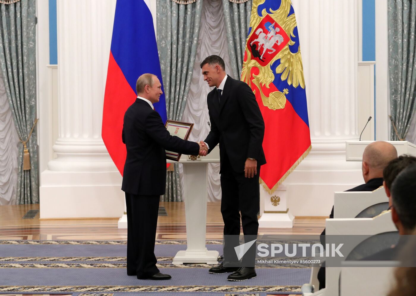 President Putin presents state decorations to Russian national footabll team