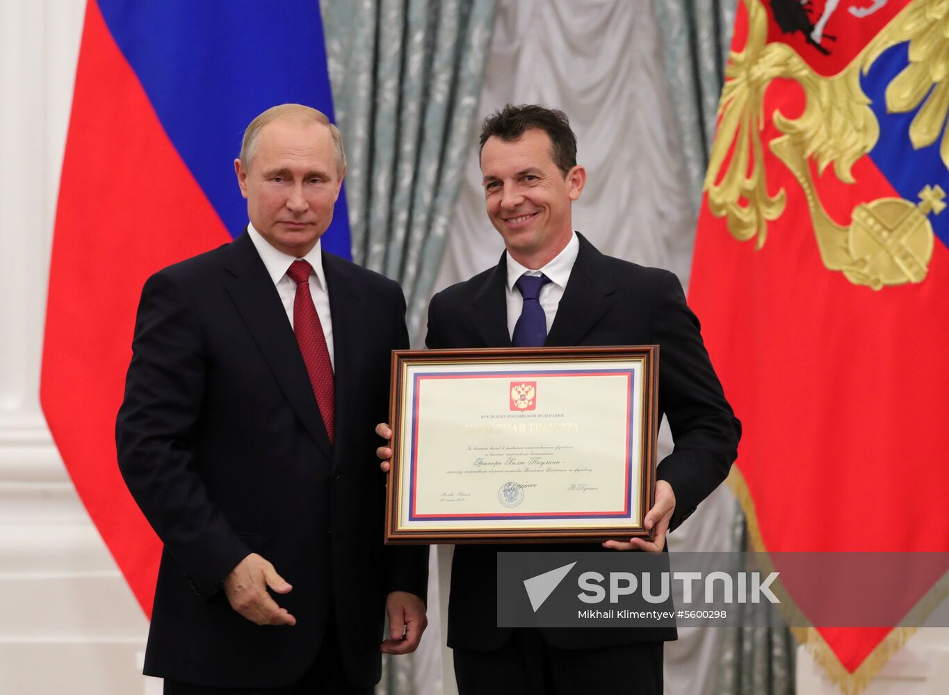 President Putin presents state decorations to Russian national footabll team