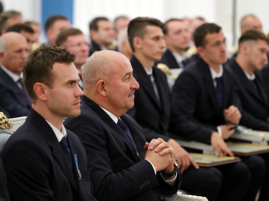 President Putin presents state decorations to Russian national footabll team