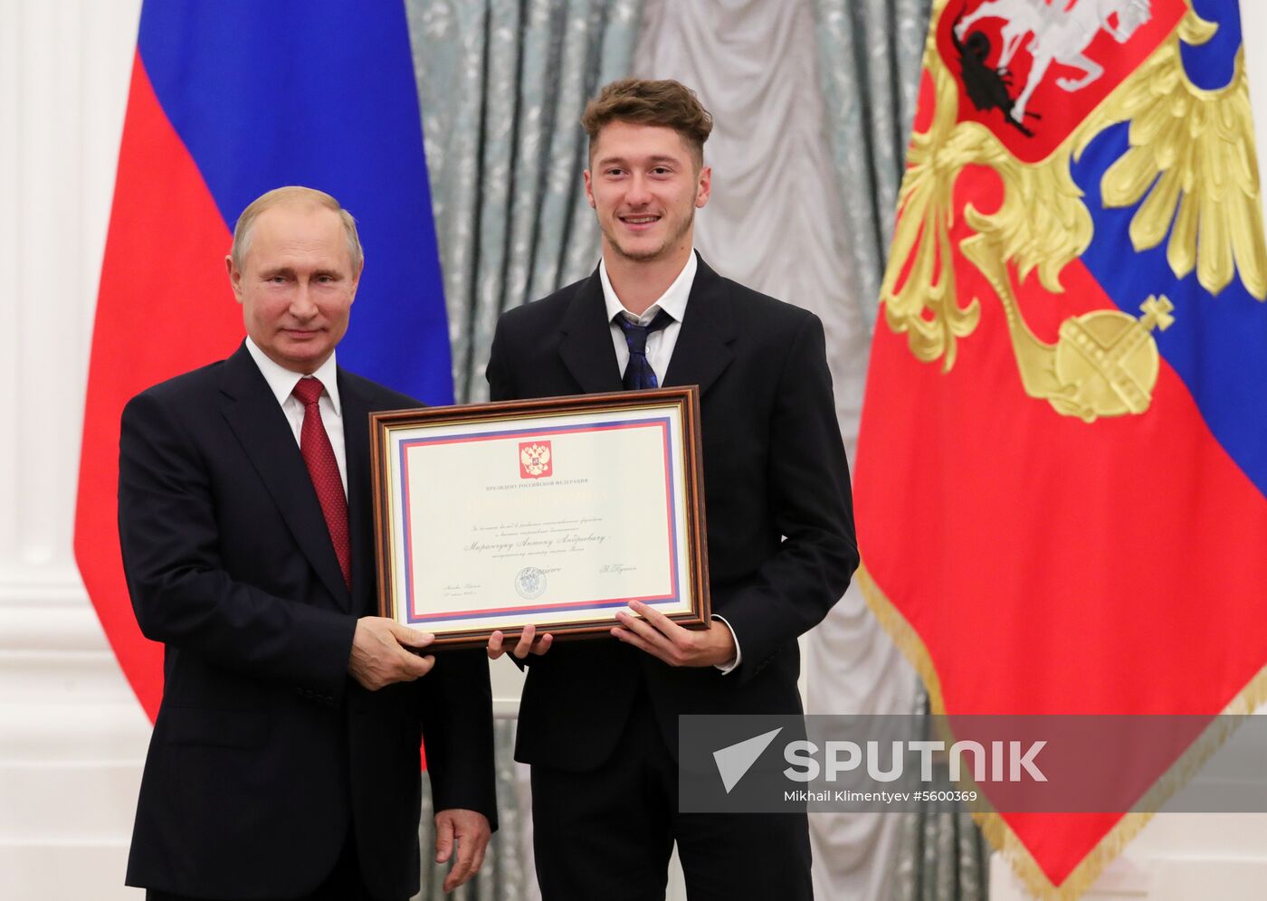 President Putin presents state decorations to Russian national footabll team
