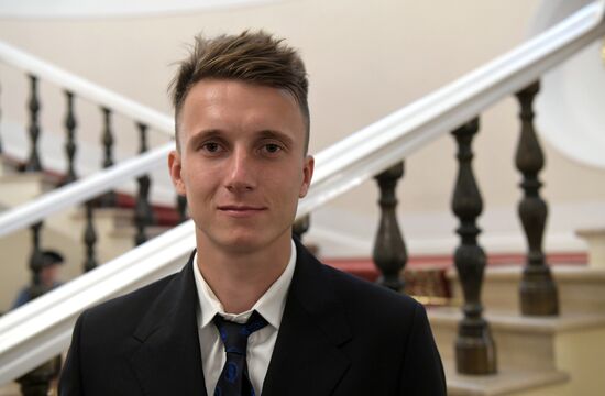 President Putin presents state decorations to Russian national footabll team