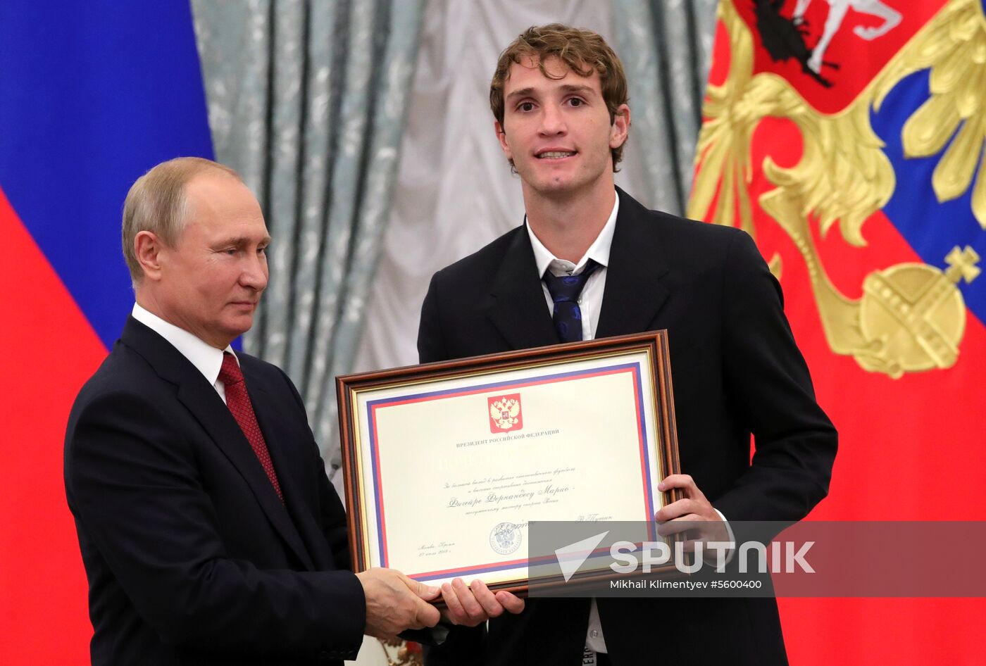 President Putin presents state decorations to Russian national footabll team