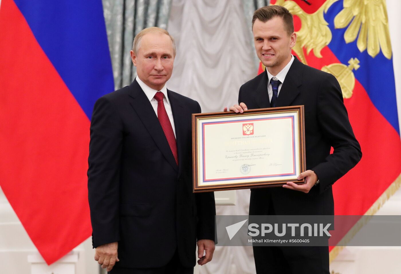 President Putin presents state decorations to Russian national footabll team