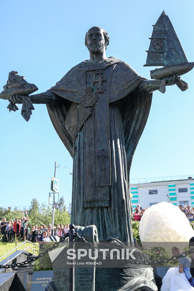 Monument to St Nicholas unveiled