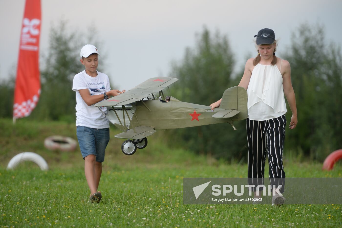 Drone and airplane model show in Moscow Region