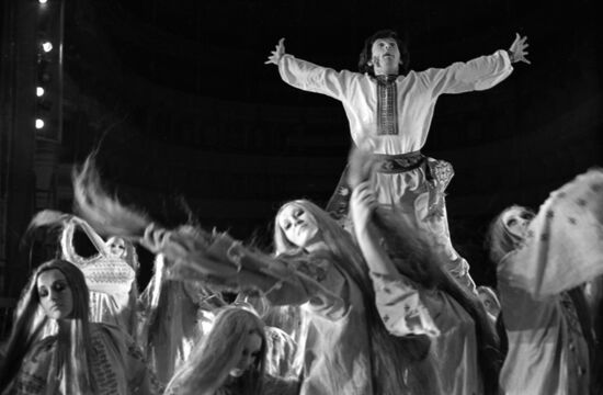 Folk opera and ballet Bracken In Bloom
