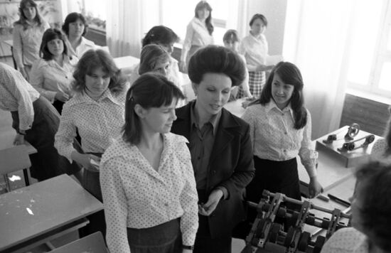 Ludmila Vasilchenko of Donetsk worsted spinning mill