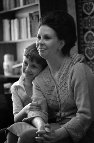 Ludmila Vasilchenko of Donetsk worsted spinning mill