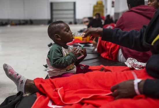 Migrants from Africa and Arab countries land in Spain