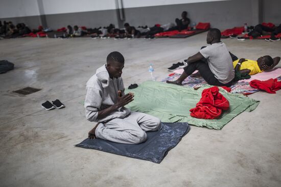 Migrants from Africa and Arab countries land in Spain