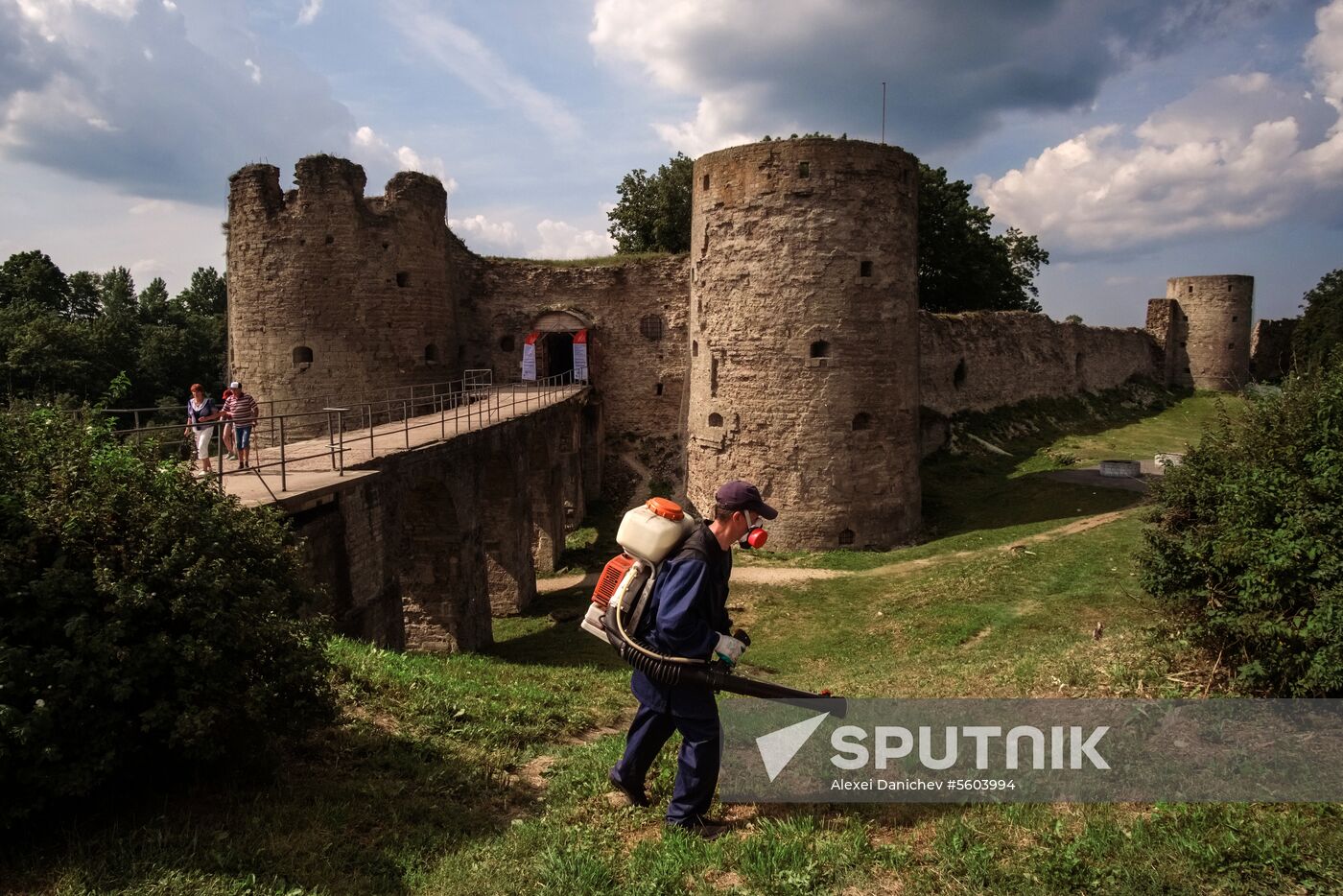 Archaeological excavations in Koporye fortress