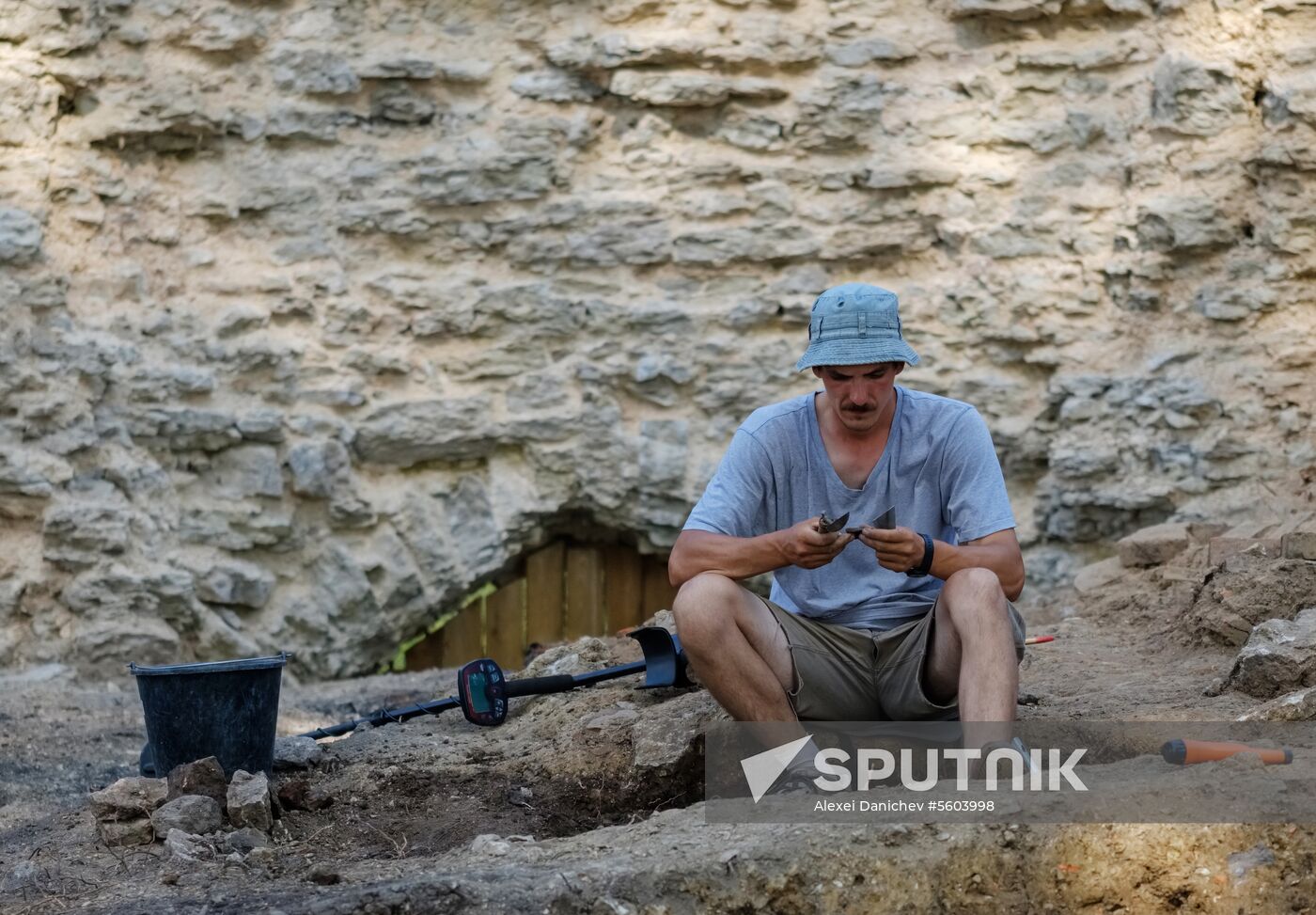 Archaeological excavations in Koporye fortress
