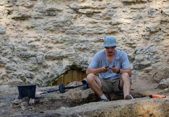 Archaeological excavations in Koporye fortress