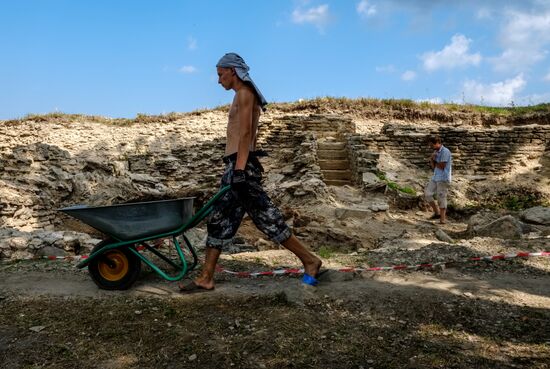 Archaeological excavations in Koporye fortress