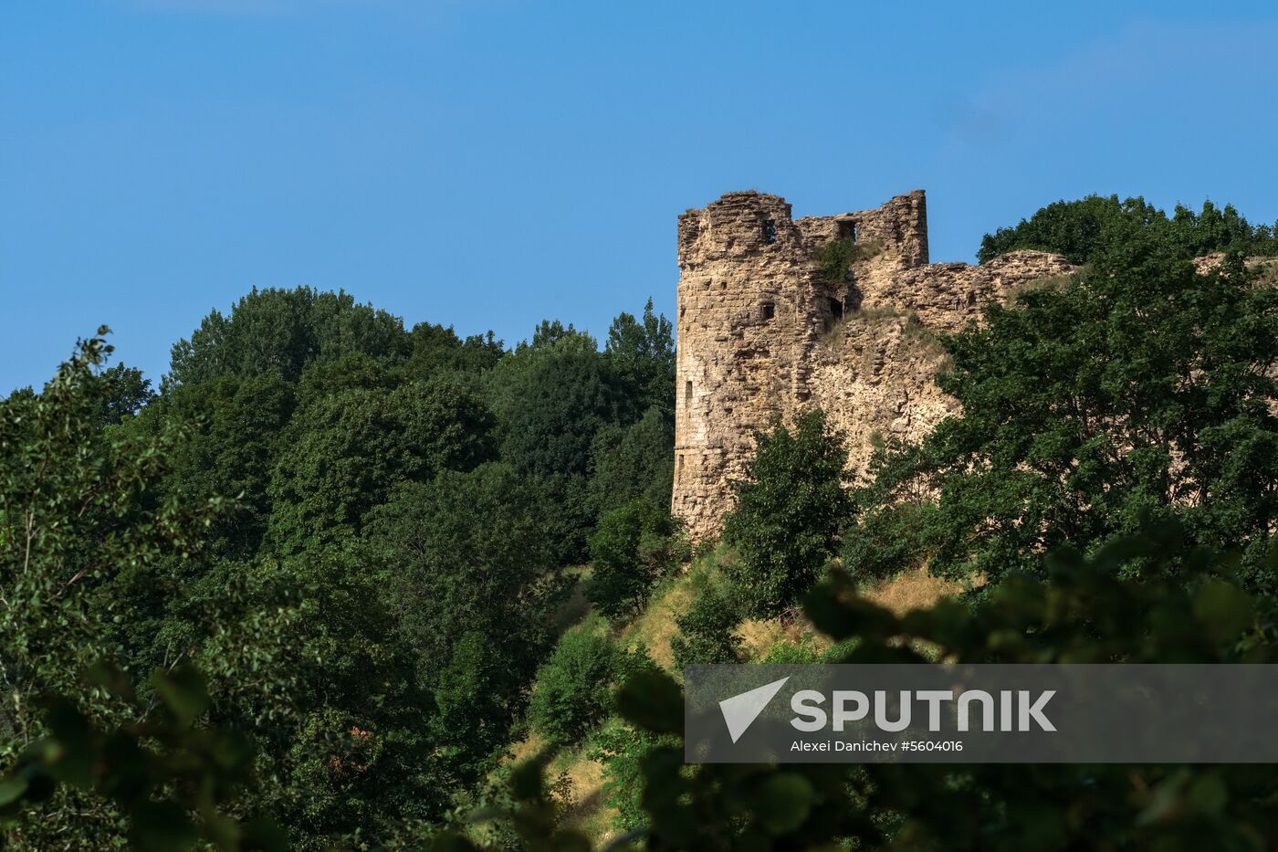 Archaeological excavations in Koporye fortress